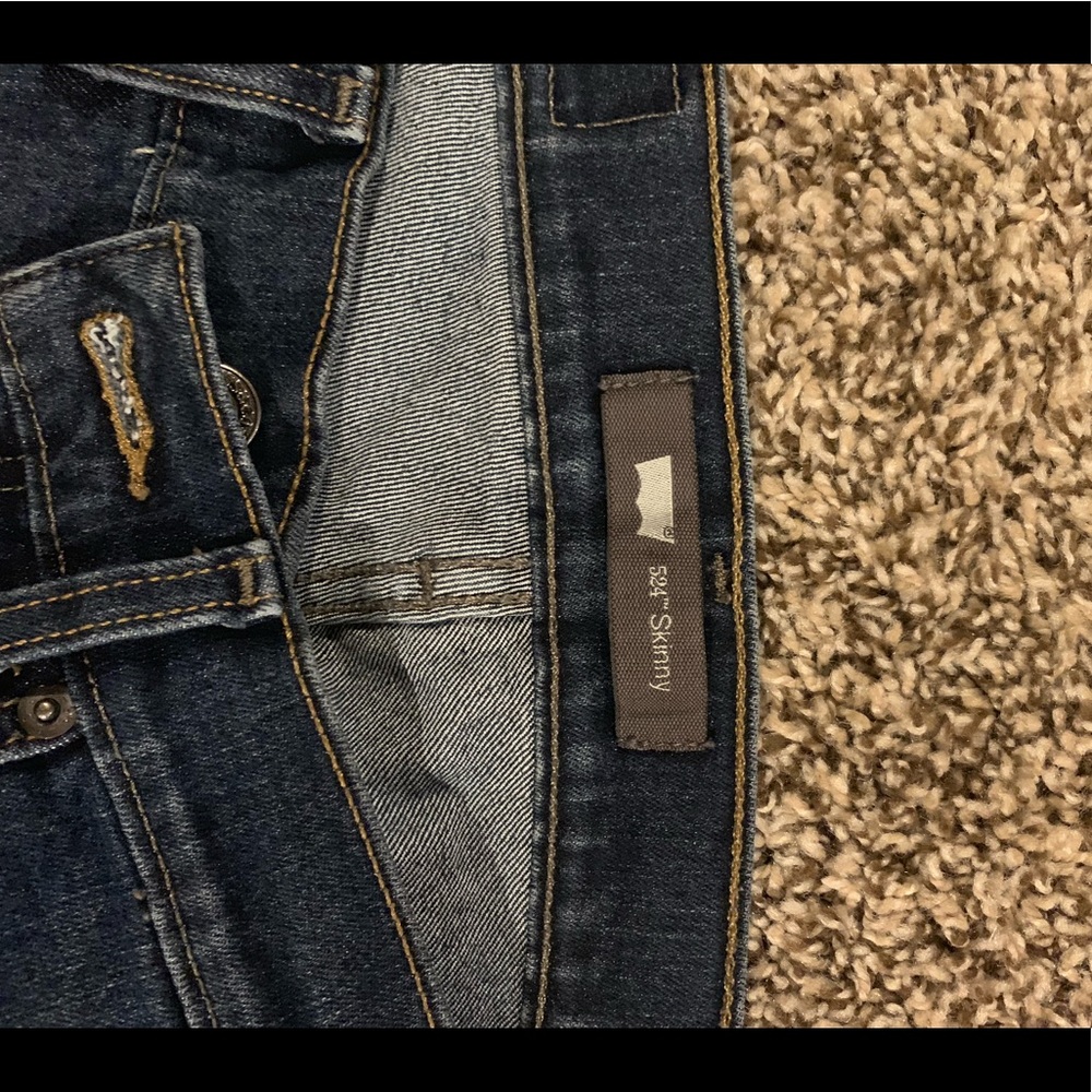 Dark blue Levi jeans